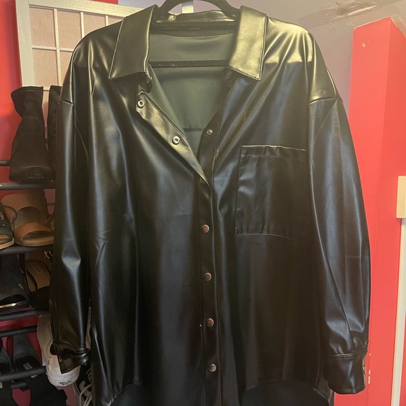 Shein curve pleather - Picture 1 of 2